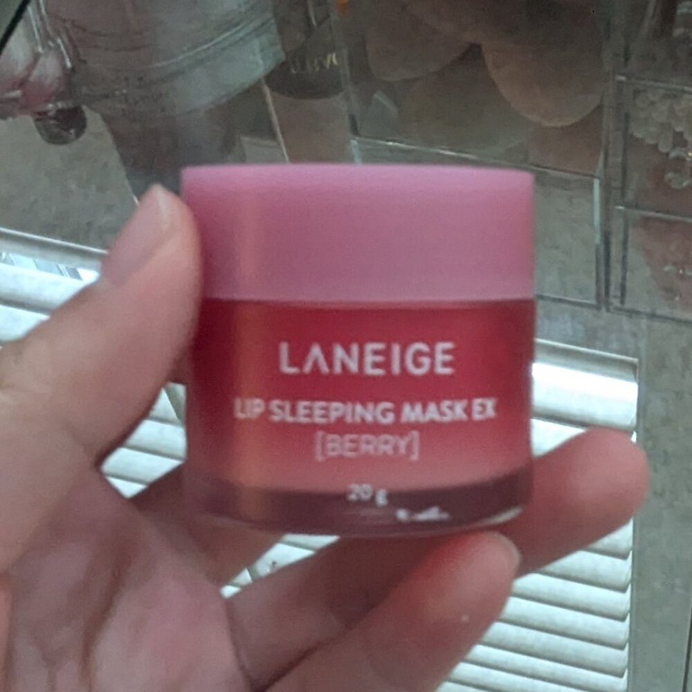 Laneige berry lip sleeping mask